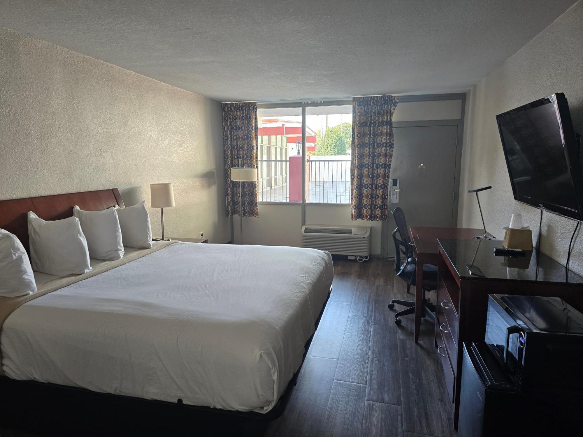 Days Inn By Wyndham Raleigh South Εξωτερικό φωτογραφία