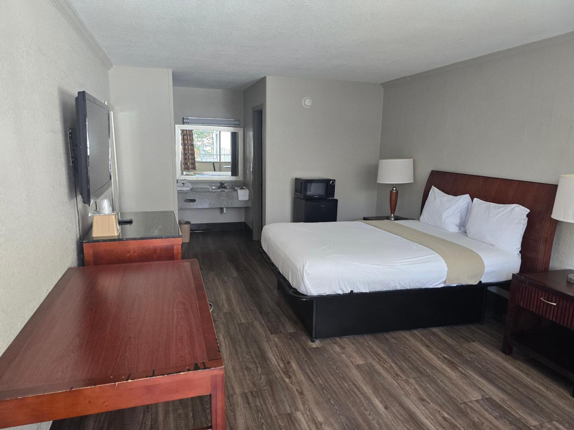 Days Inn By Wyndham Raleigh South Εξωτερικό φωτογραφία