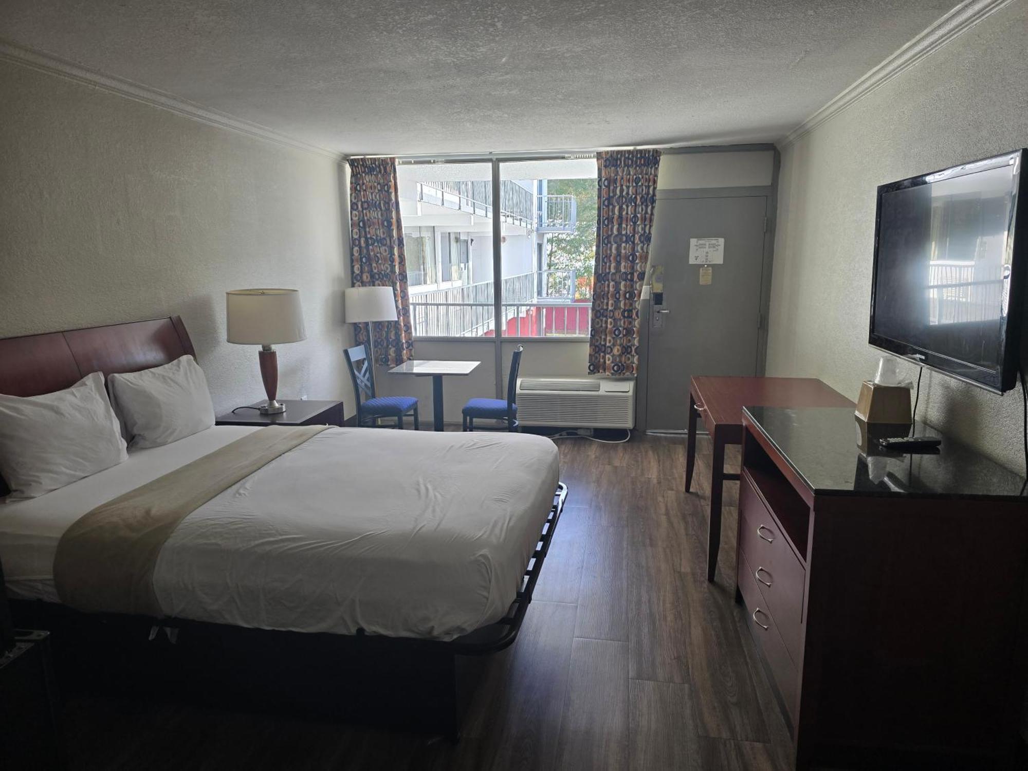 Days Inn By Wyndham Raleigh South Εξωτερικό φωτογραφία