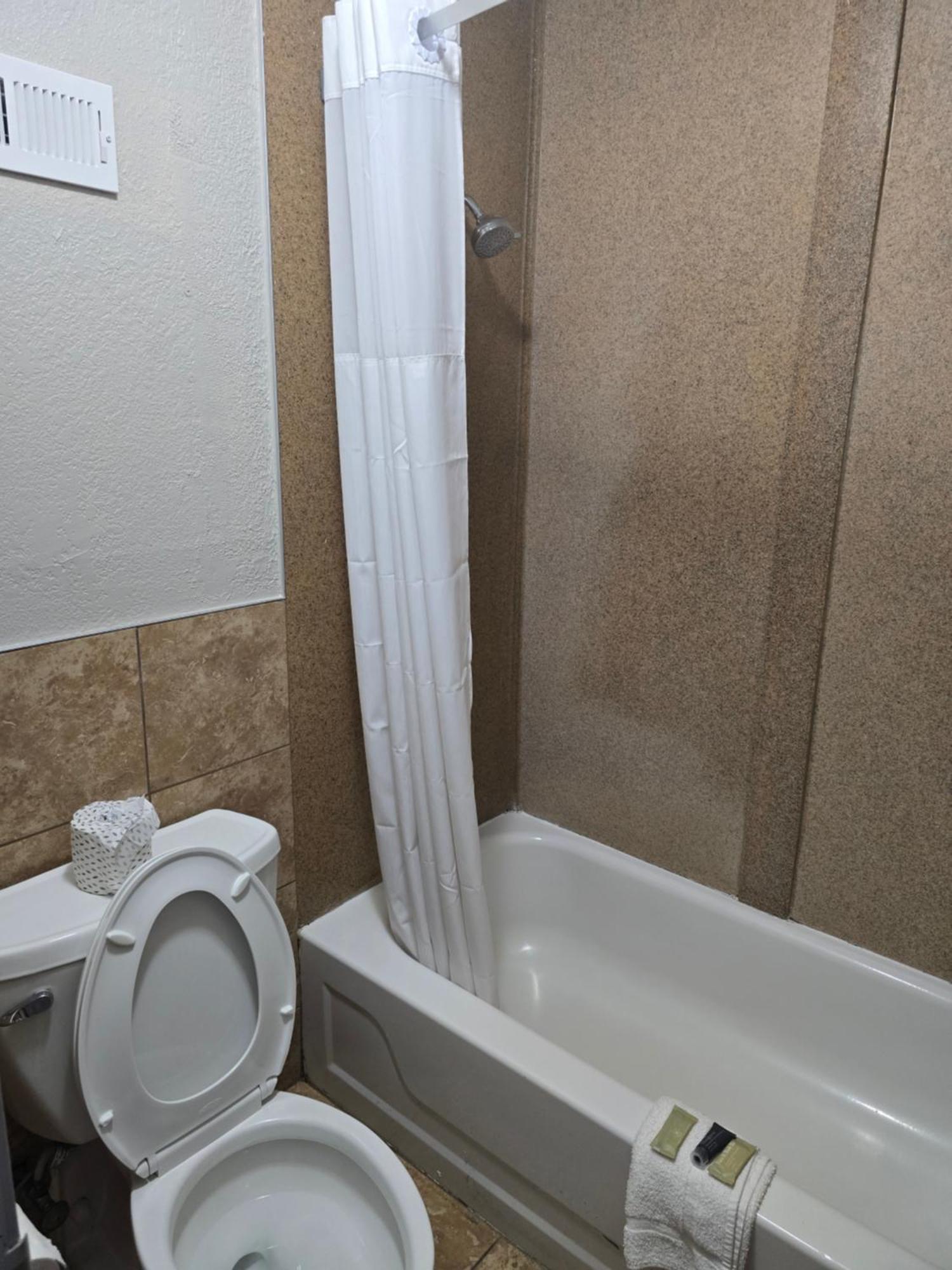 Days Inn By Wyndham Raleigh South Εξωτερικό φωτογραφία