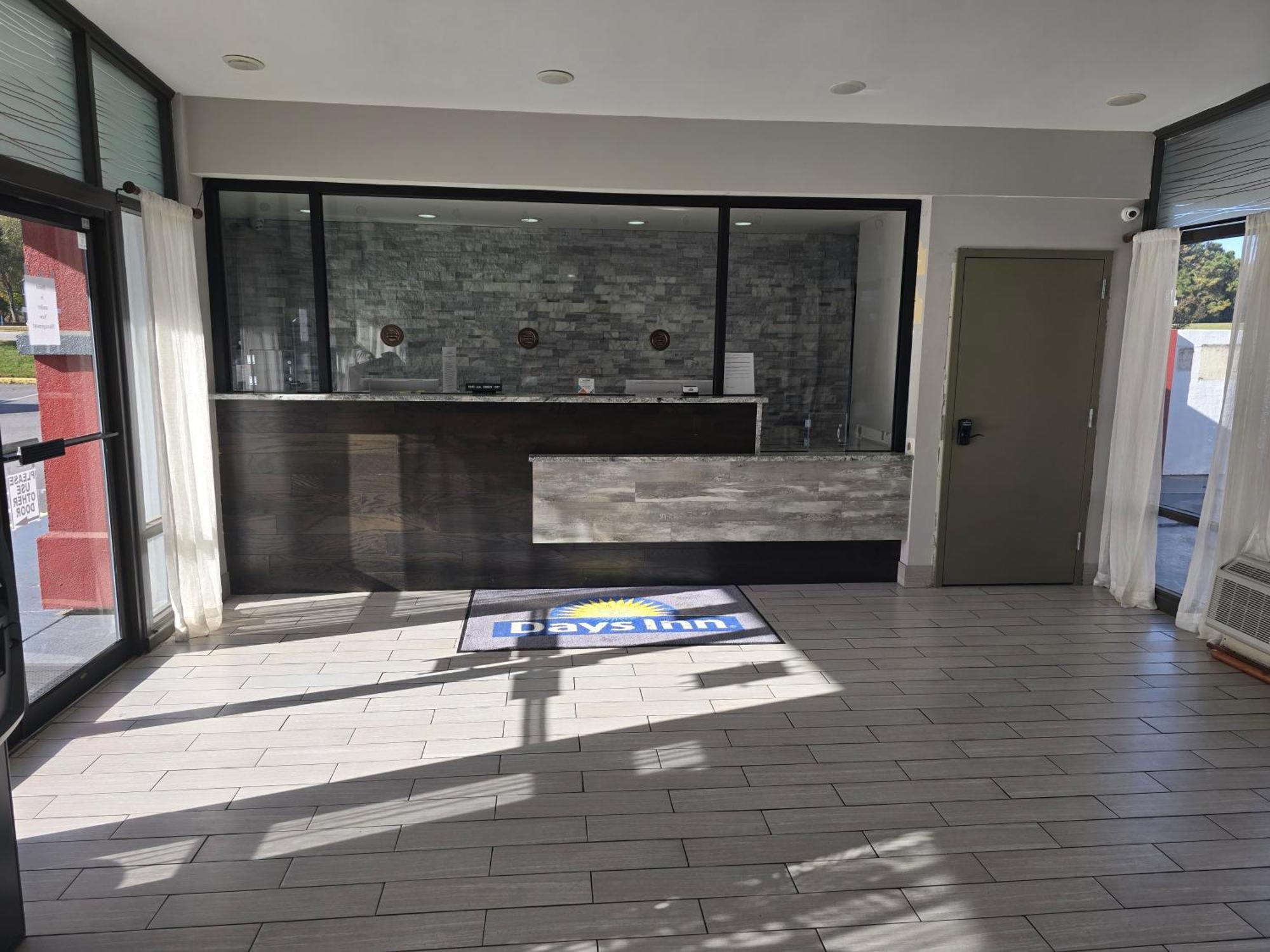 Days Inn By Wyndham Raleigh South Εξωτερικό φωτογραφία